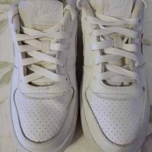 Nike unisex size 7